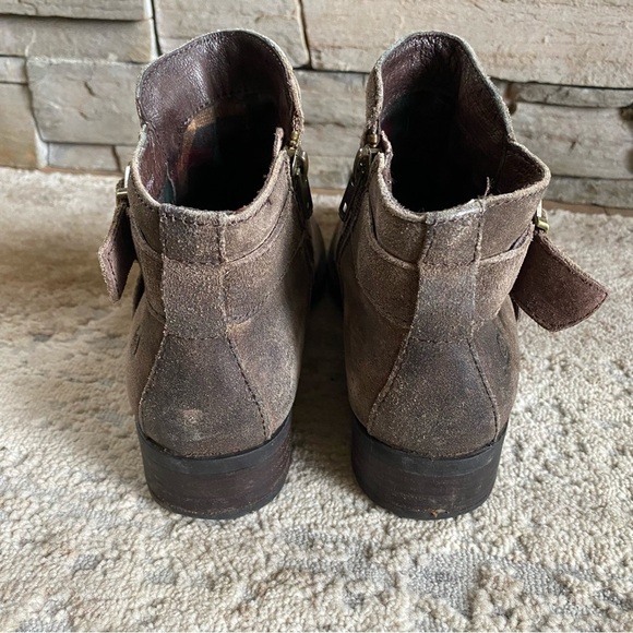 Born Trinculo Boots Ankle Booties Gray Taupe Suede Buckle Strap Detail: 5M - Picture 6 of 14